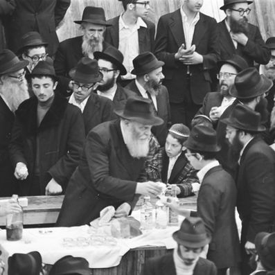 500 New Motzei Simchas Torah Photos
