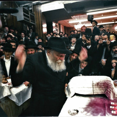 New Gallery: Motzei Simchas Torah - Kos Shel Bracha