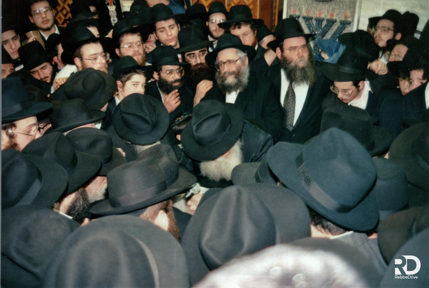 Gallery: Yud Alef Nissan Bracha to the Rebbe