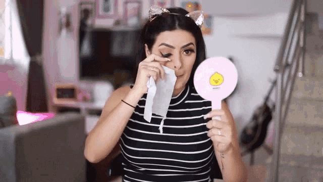 tenorgif cilios tirando.gif