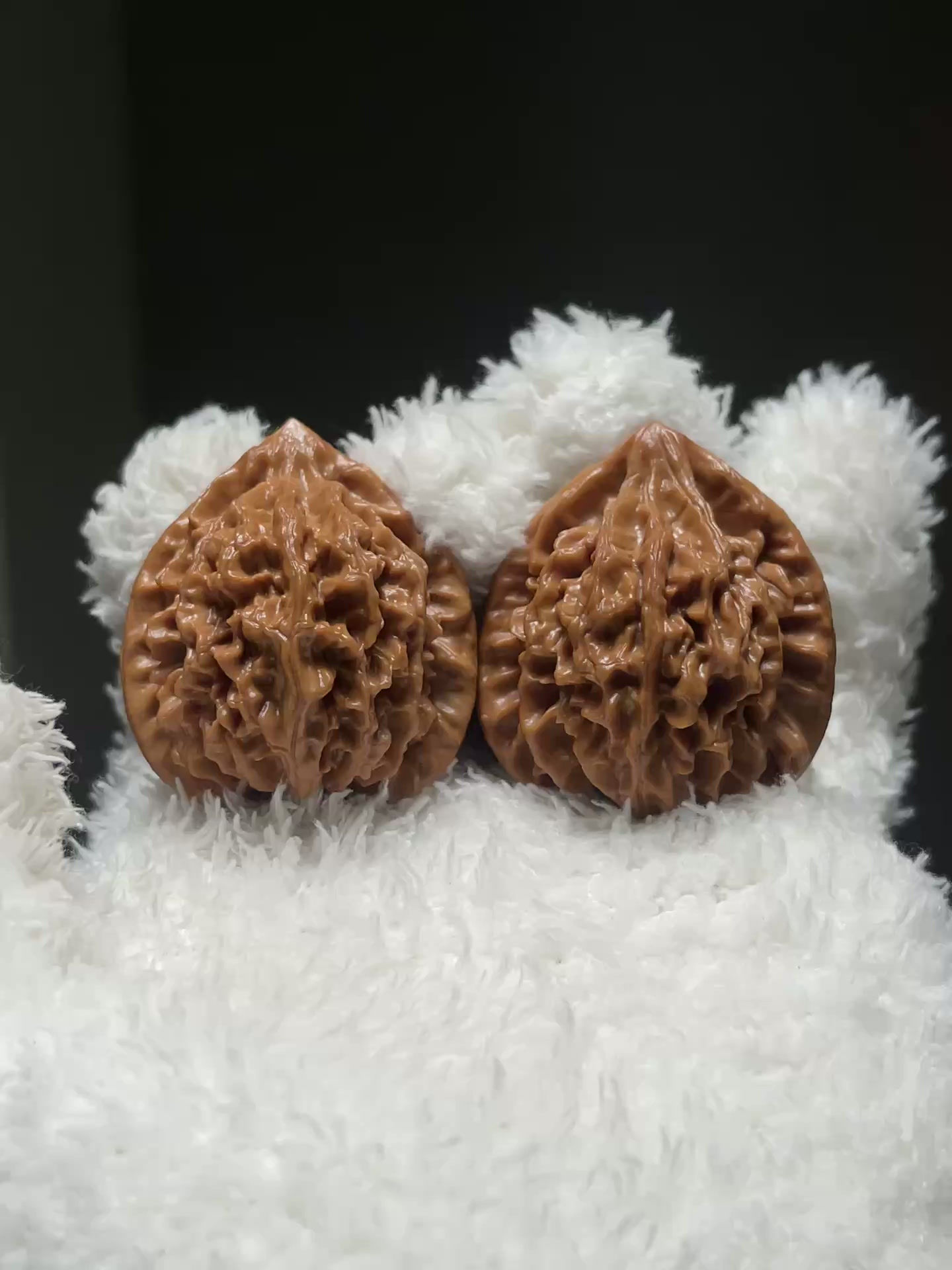 S- Grade • Dragon Gorge Walnuts • 40mm