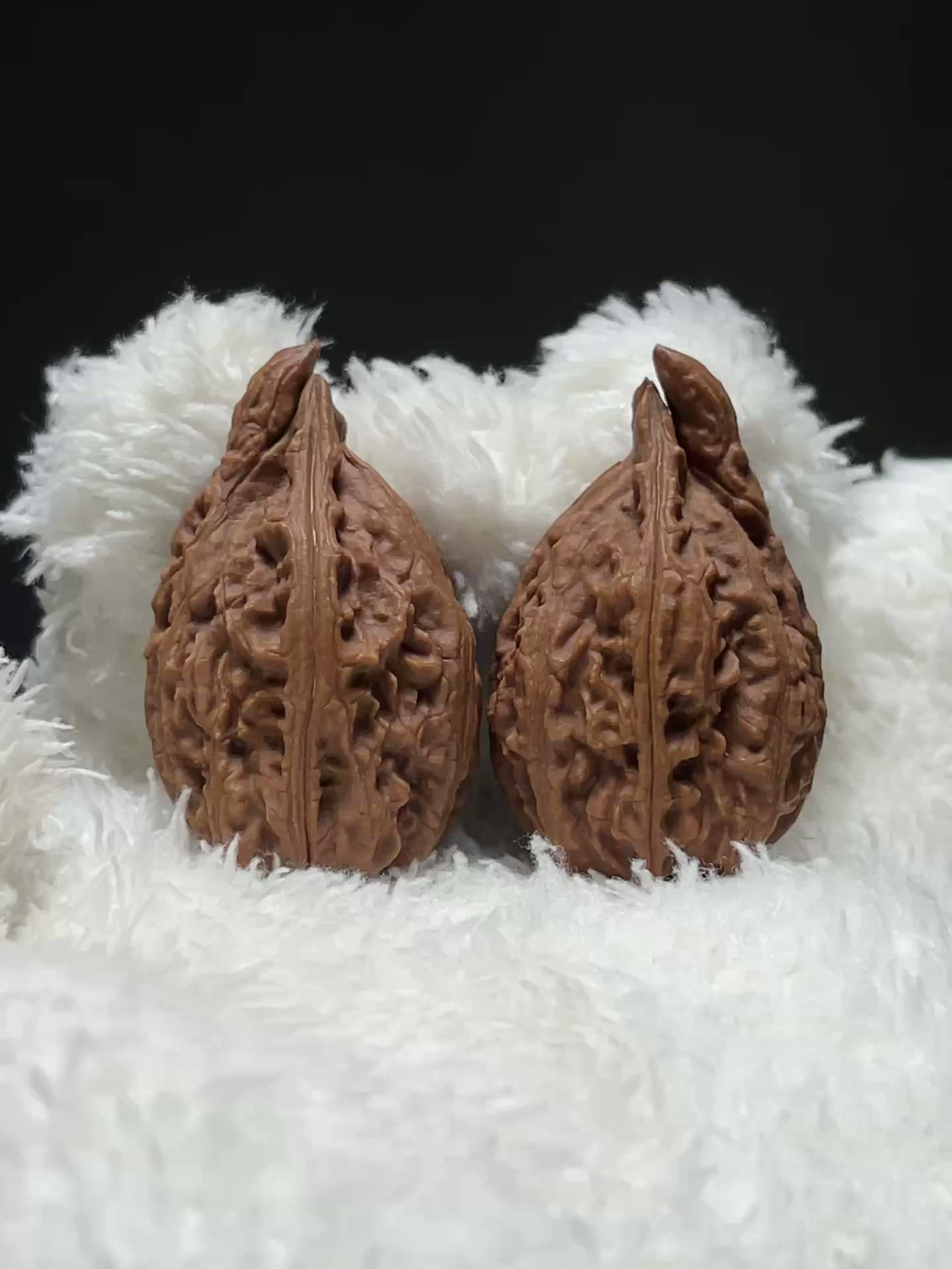 SSSSS Grade • Aotou Tri-Ridge Walnuts • 26mm