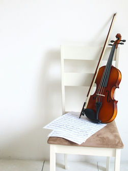Nuance Music Studio offers violin lessons.