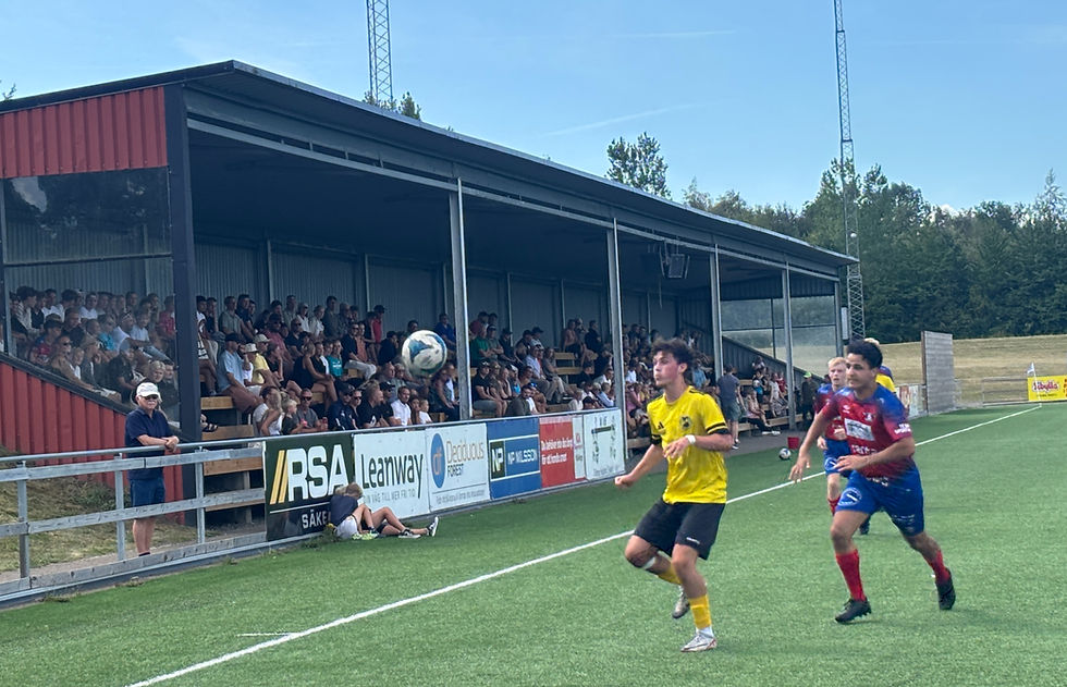 Spel och publik när KHFF tog sig ann FIK på Högalid.