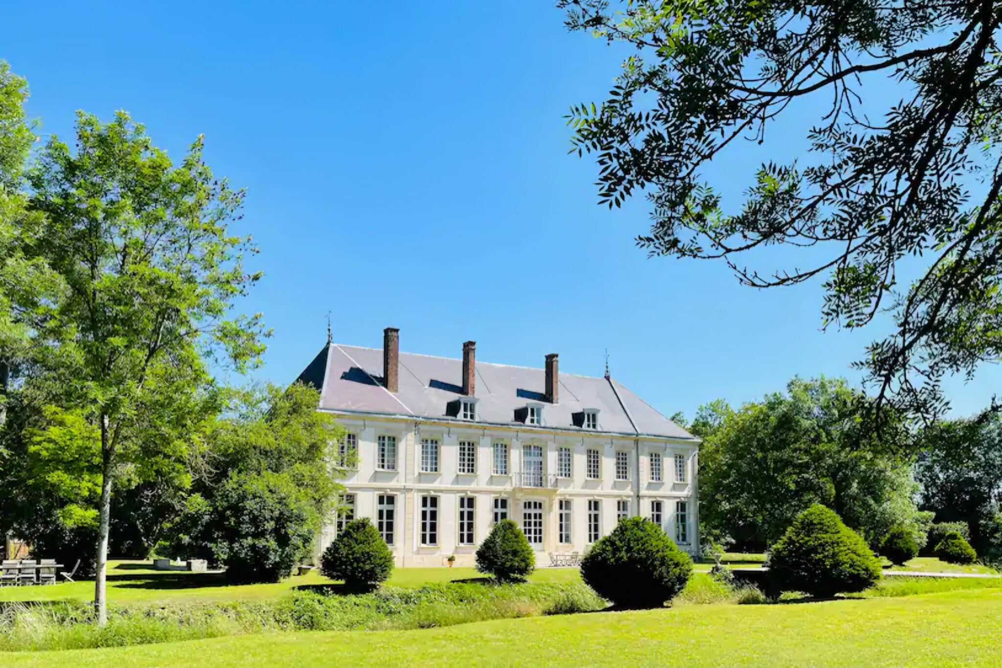 Champagne Chateau for 10 with Moët & Chandon Experience