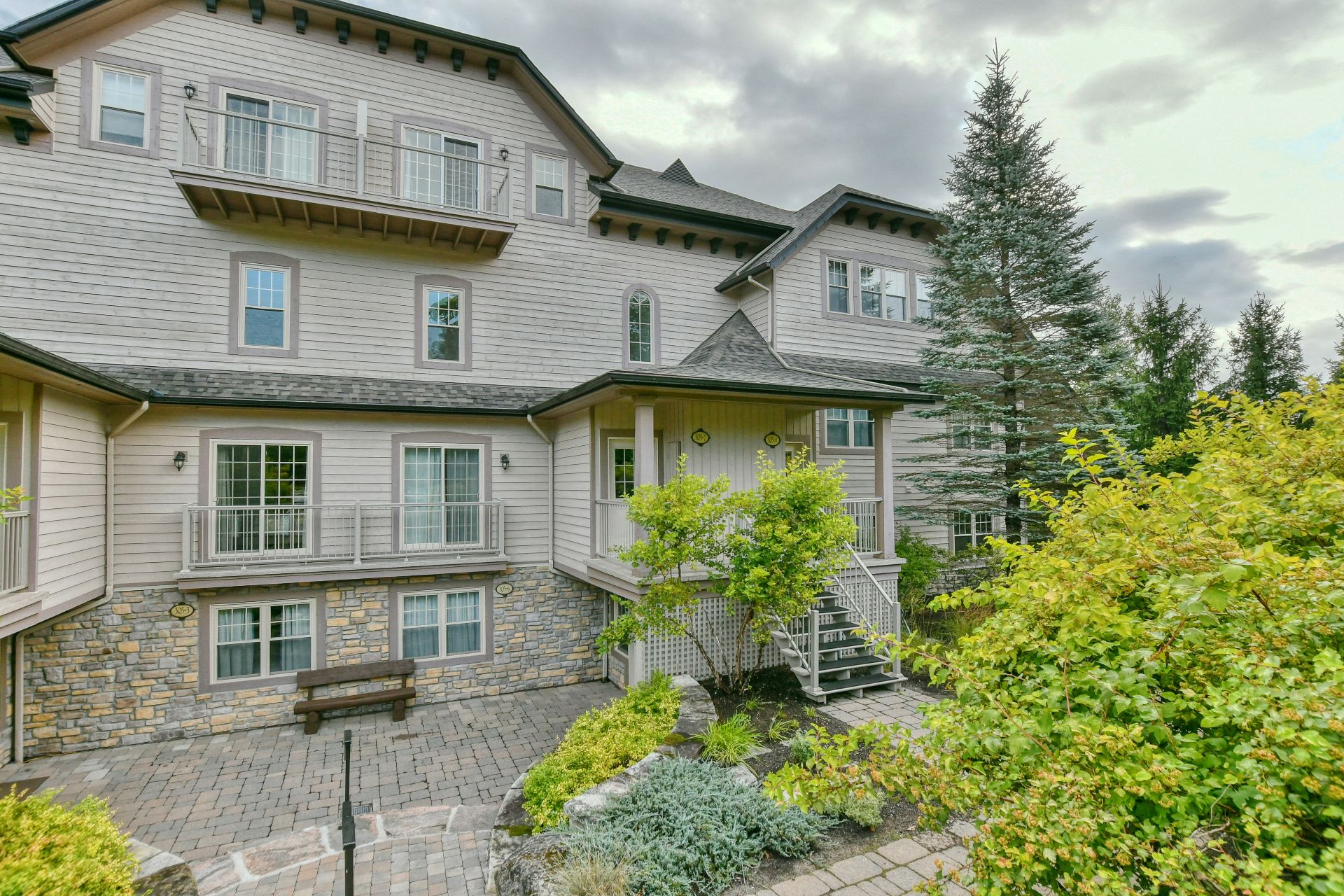 305 Rue du Mont-Plaisant app. 8