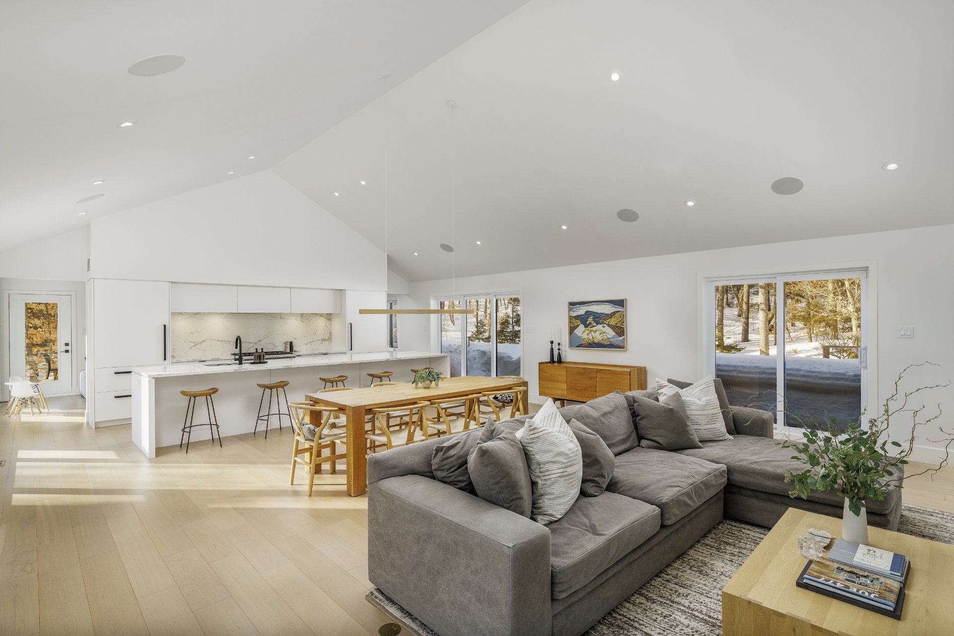 851 Ch. de Ste-Anne-des-Lacs