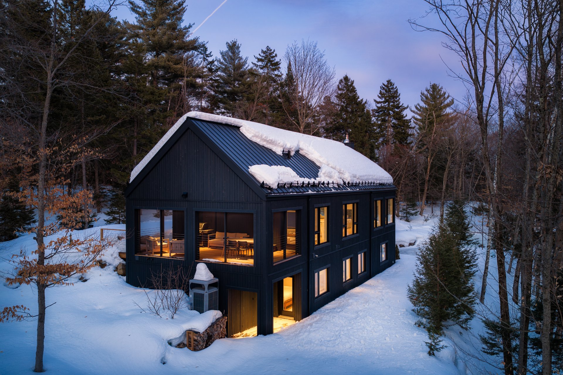 851 Ch. de Ste-Anne-des-Lacs