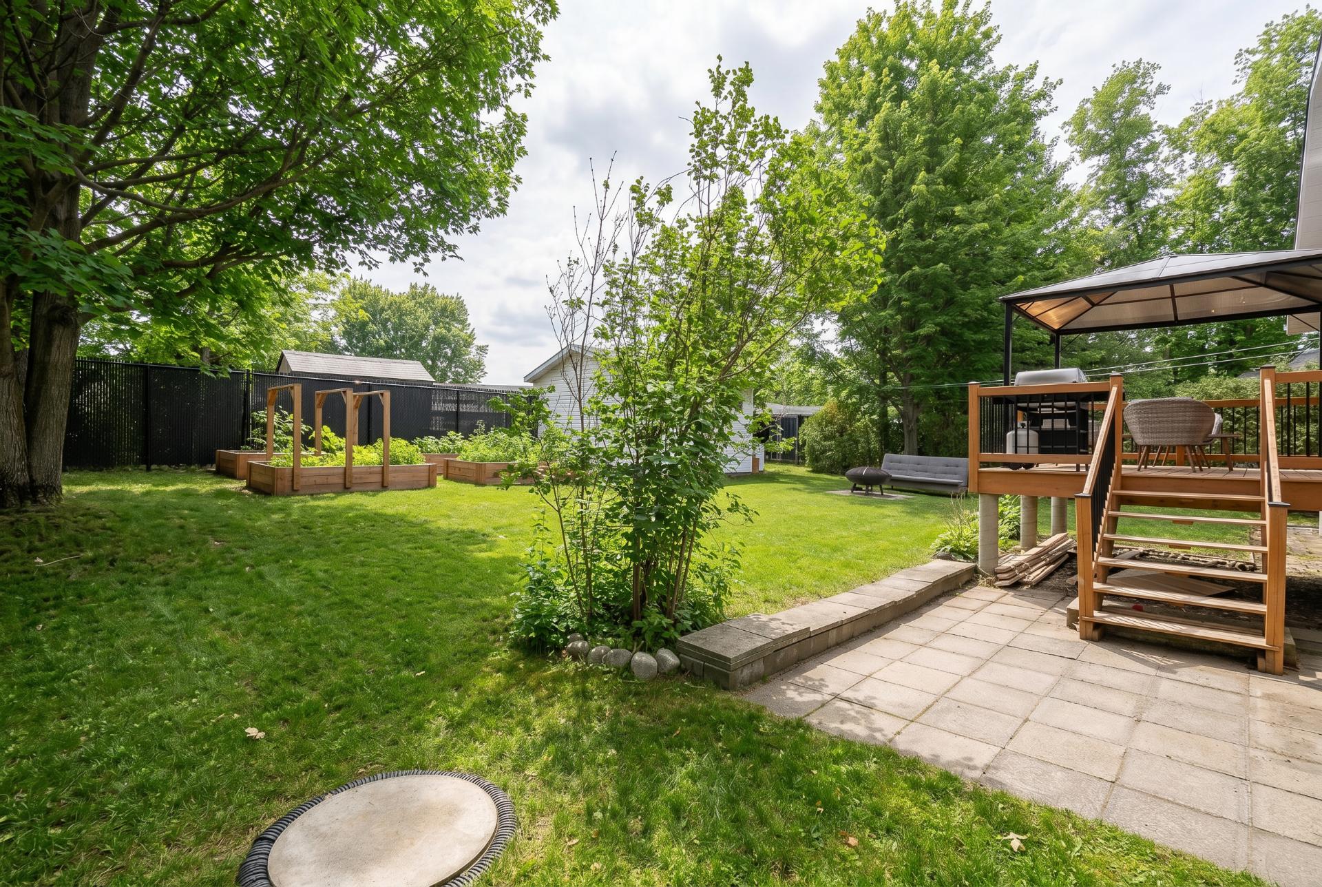 994 Rue du Buisson