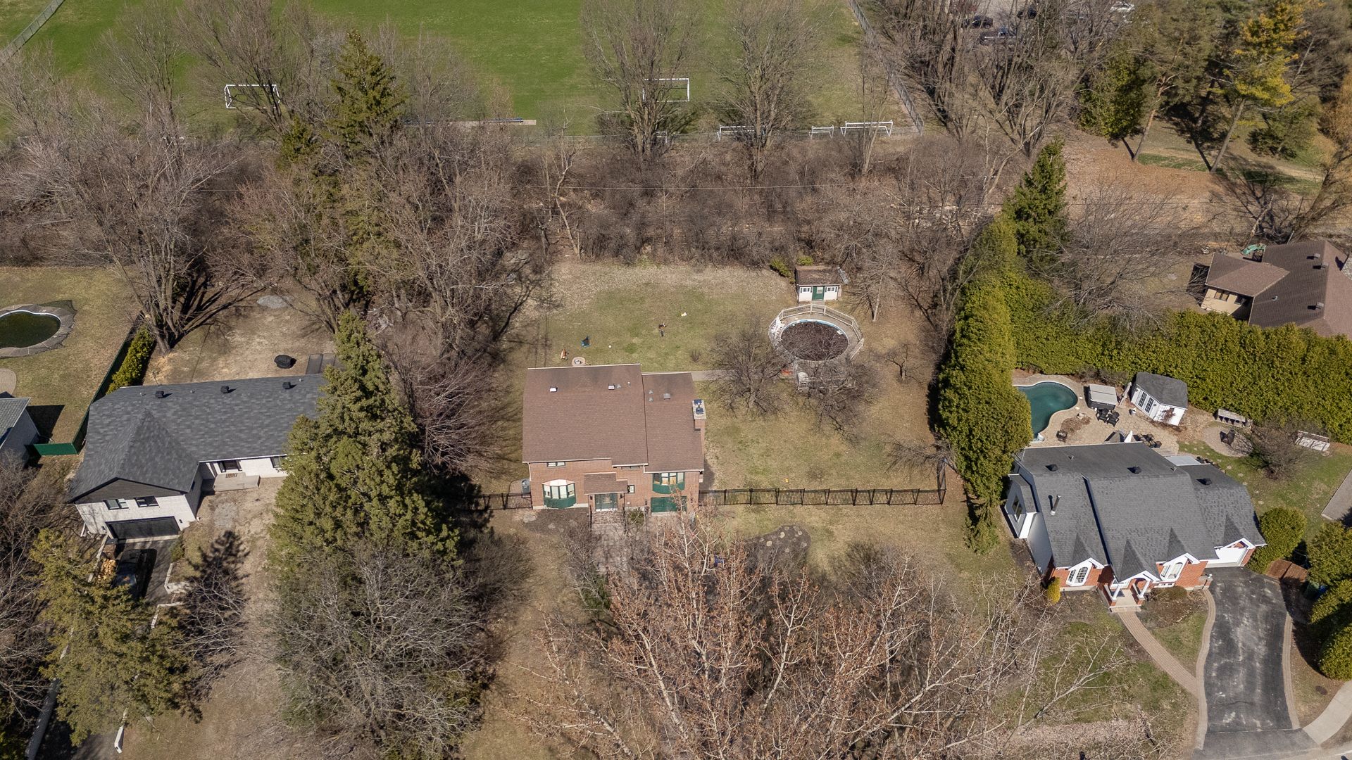 366 Rue Pineridge