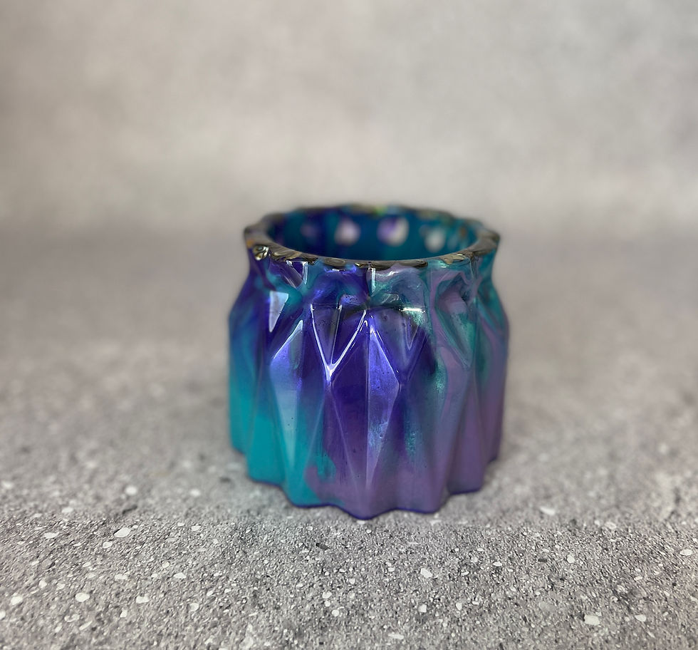 Thumbnail: Handmade Resin Ribbed Pot