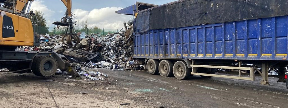 scrap trailer.jpg