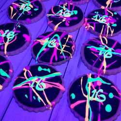 Glow in the dark sugar cookies! #customsugarcookies#plantationsugarcookies#954baker#browardevents#ft
