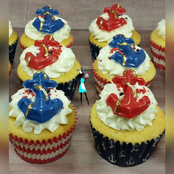 Anchors away vanilla cupcakes! #vanilla#vanillacupcakes#redwhiteblue#goldaccentscupcakes#plantation#