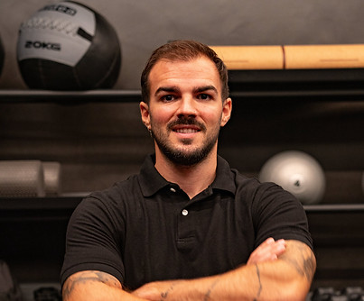 Profesor Álvaro Durán – Experto en fitness y formación para entrenadores personales en hotelería de lujo en LWA