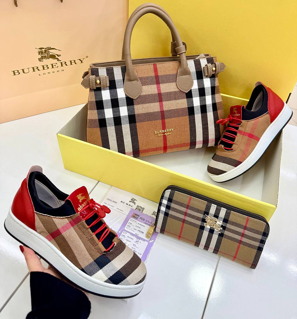 Thumbnail: Sneakers & Bag M3372