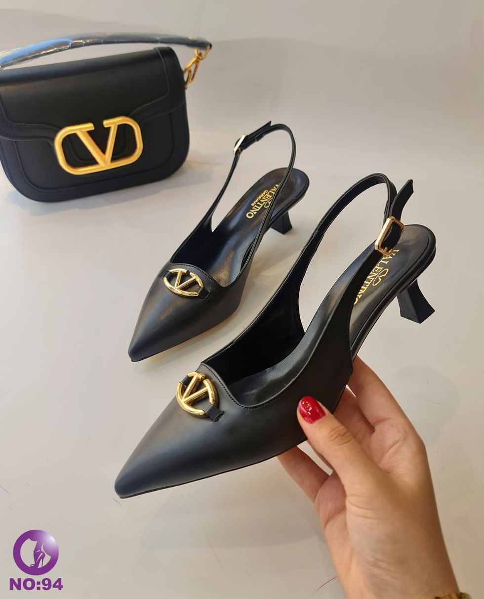 Thumbnail: Low Heels & Bag H1903