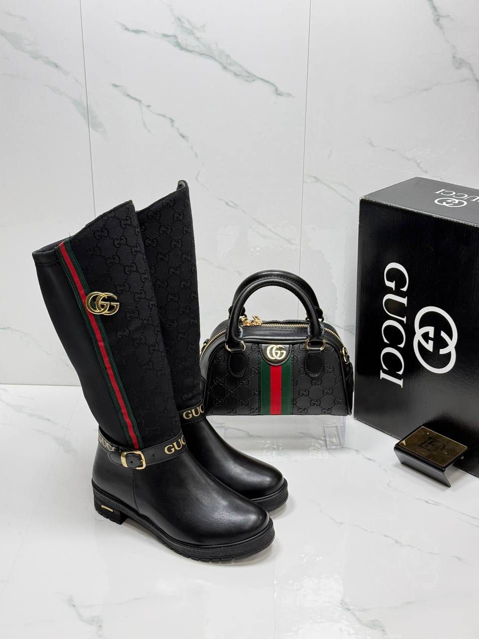 Thumbnail: Boots & Bag B3845