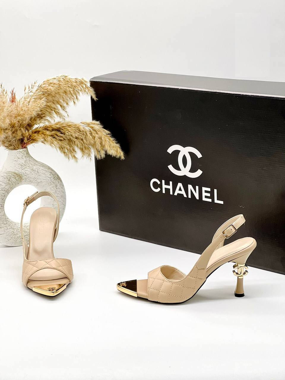 Thumbnail: Heels & Bag H3490