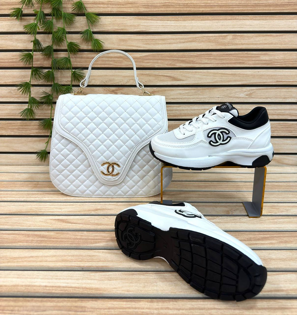 Thumbnail: Sneakers & Bag M3622