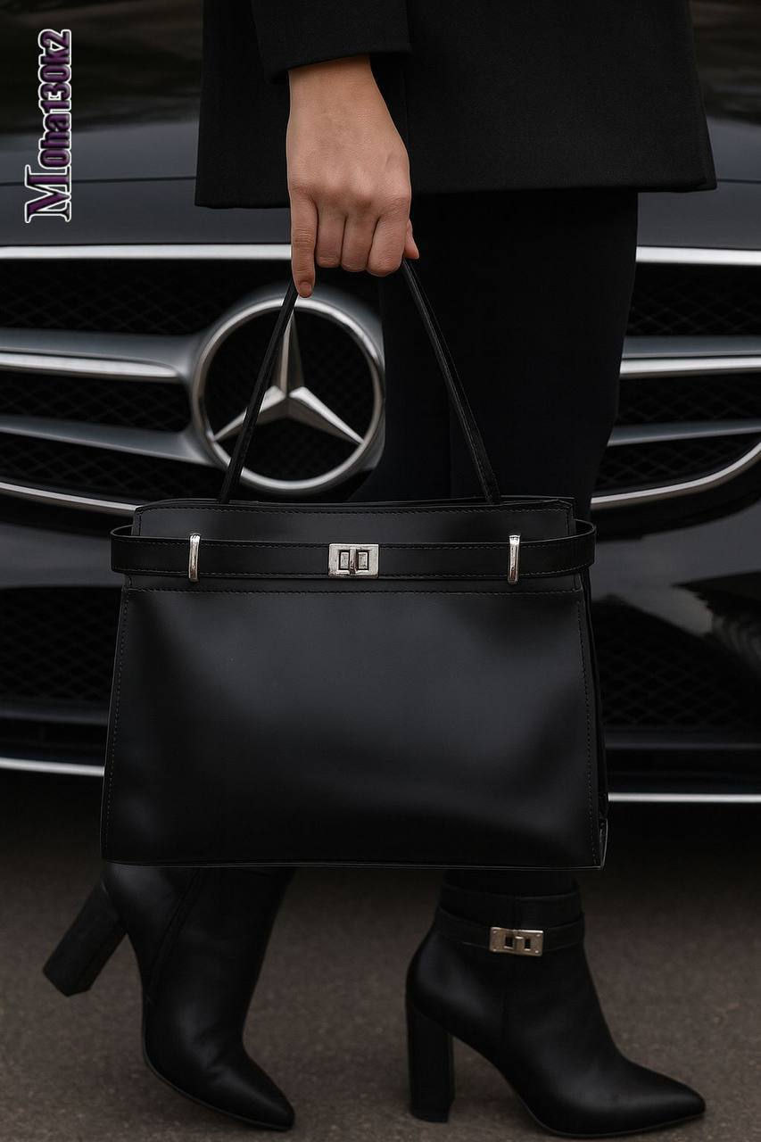 Thumbnail: Boots & Bag B3231