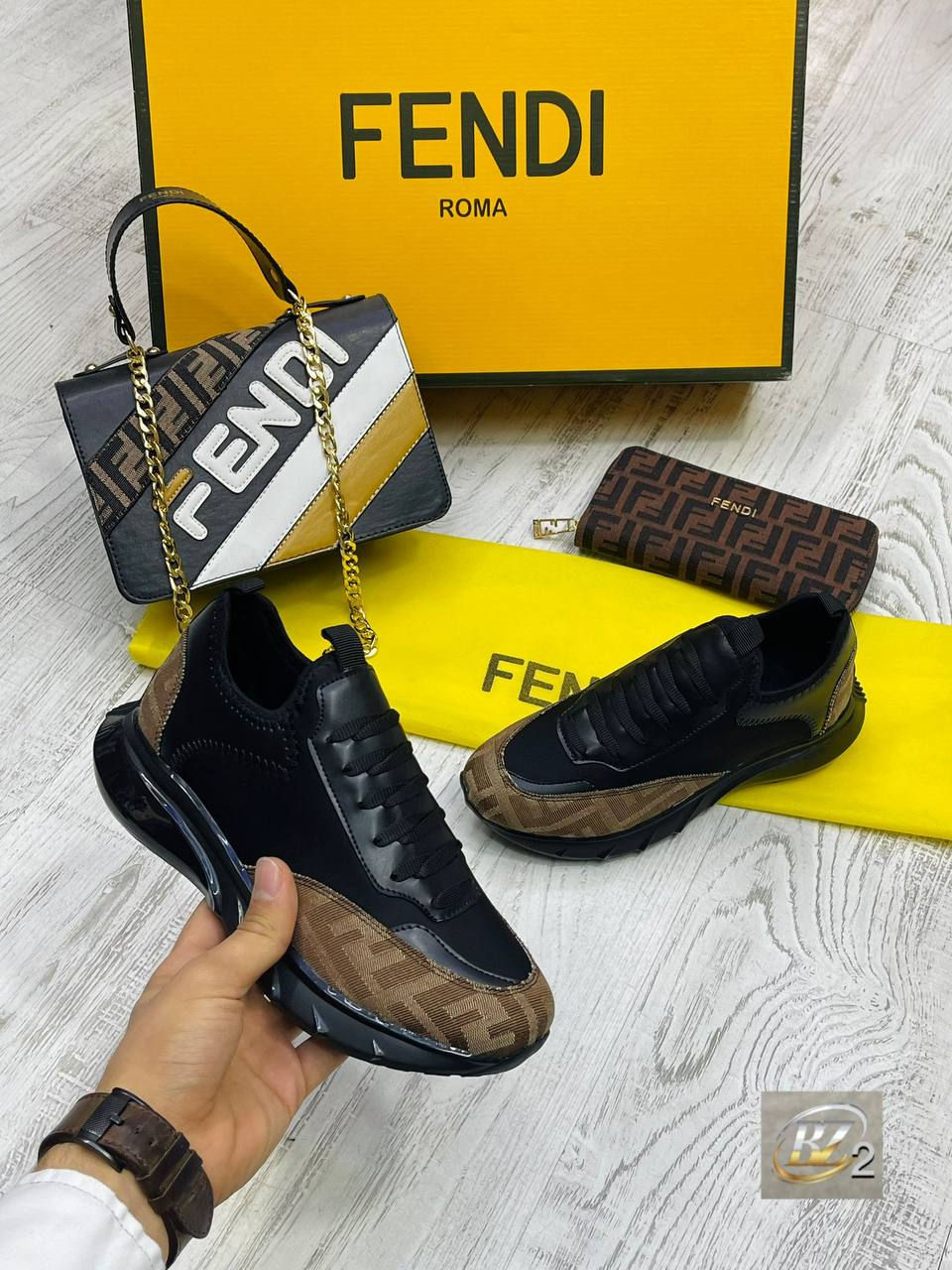 Thumbnail: Sneakers & Bag M1986