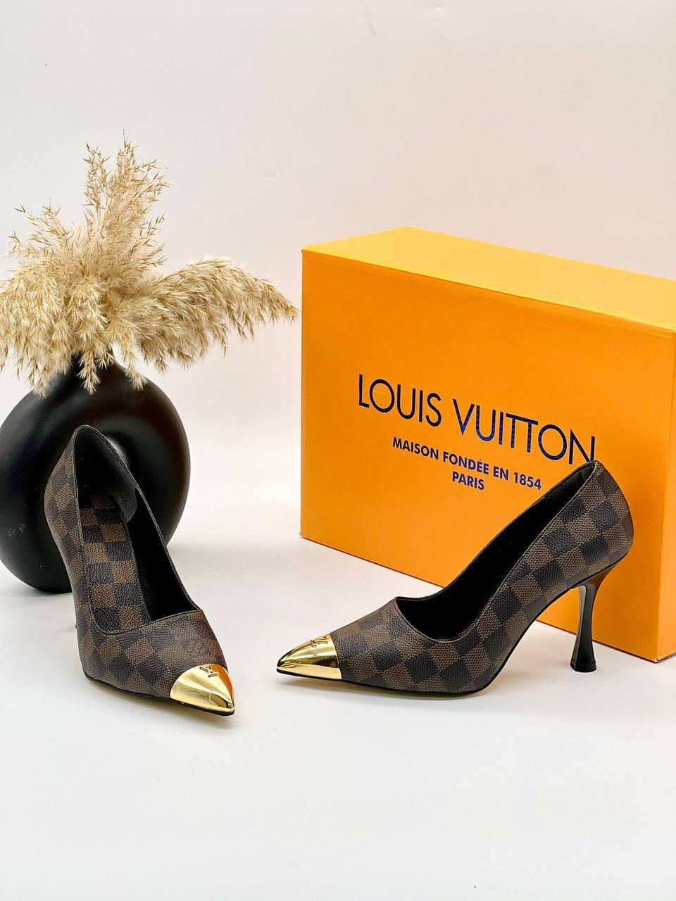 Thumbnail: Heels & Bag H3178