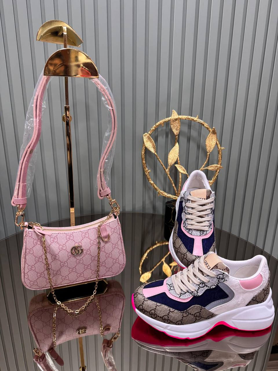 Thumbnail: Sneakers & Bag M3224