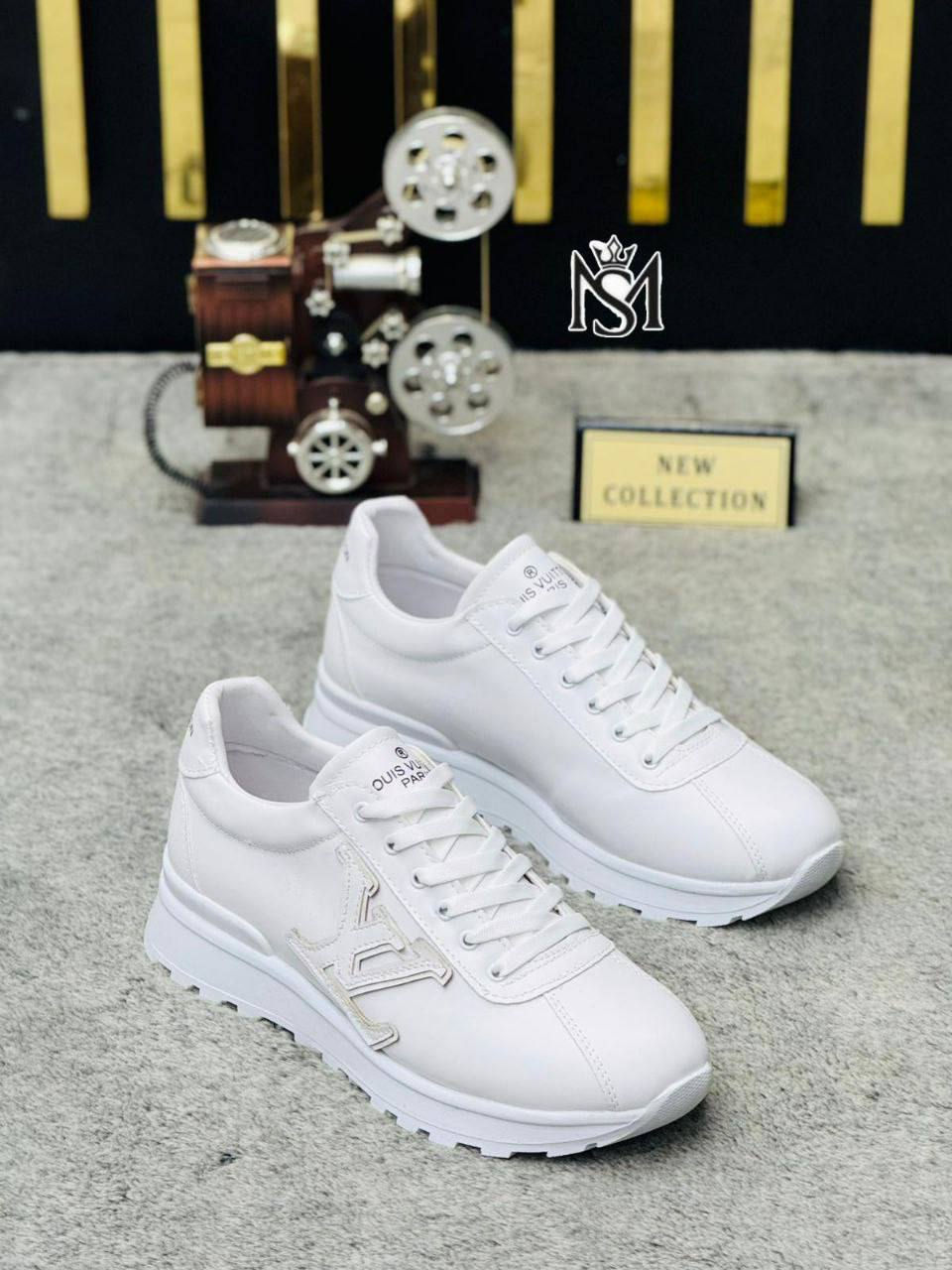 Thumbnail: Men Sneakers M3501