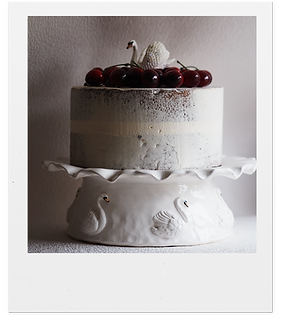 swan cake stand.png