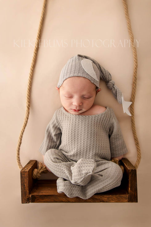 newborn photographer newborn shoot