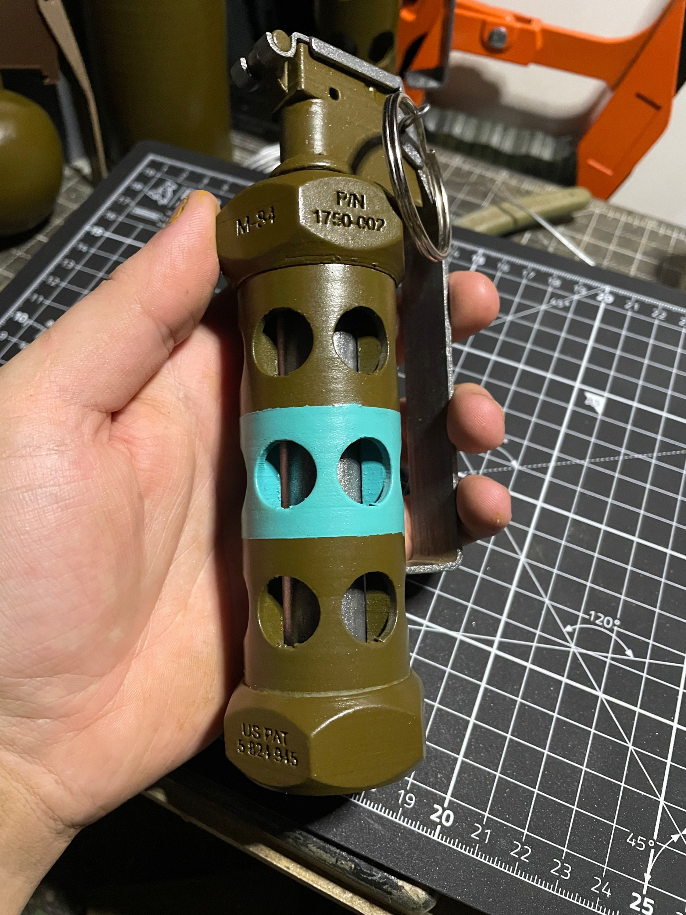M84 Stun grenade complete replica