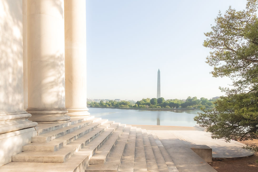 couples photos Tidal Basin Washington DC sunrise Huen Photography