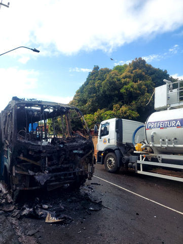 Incêndio em ônibus do "Tarifa Zero" mobiliza equipes em Taquarituba