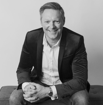 Stephen 2_edited.jpg