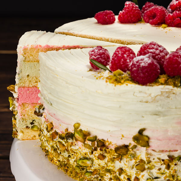 tort pistachio cu zmeura si crema vanilie cofetaria monalisa bucuresti ilfov