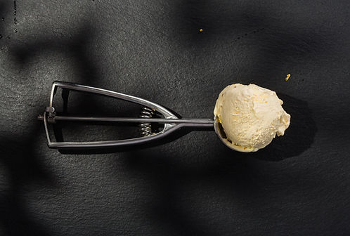 Inghetata artizanala Crema Gialla – inspirata din cofetaria italiana clasica, cu textura fina si gust autentic. Livrare in Bucuresti si Ilfov.