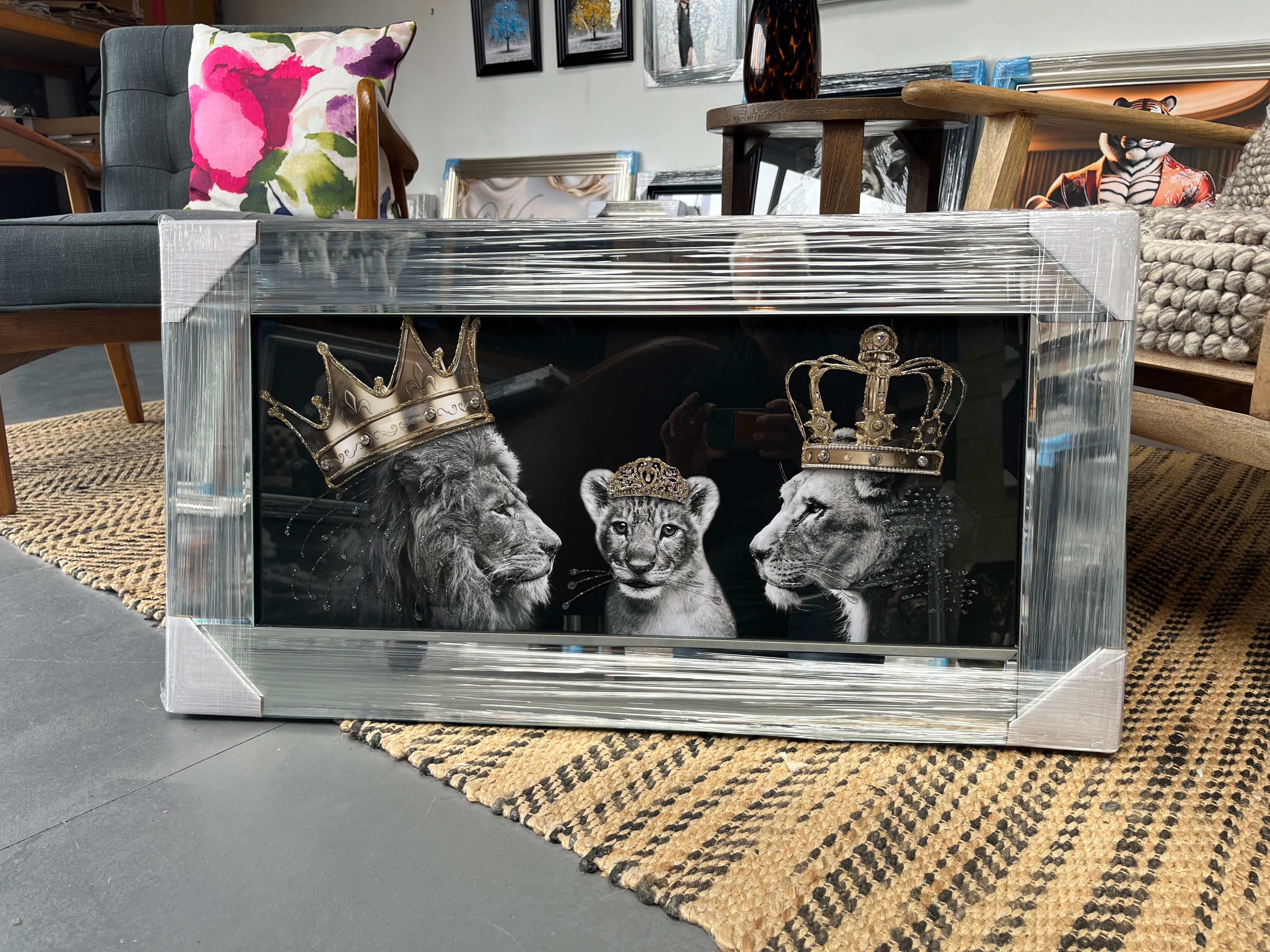 King, Queen & Cubs - Medium Landscape Frame