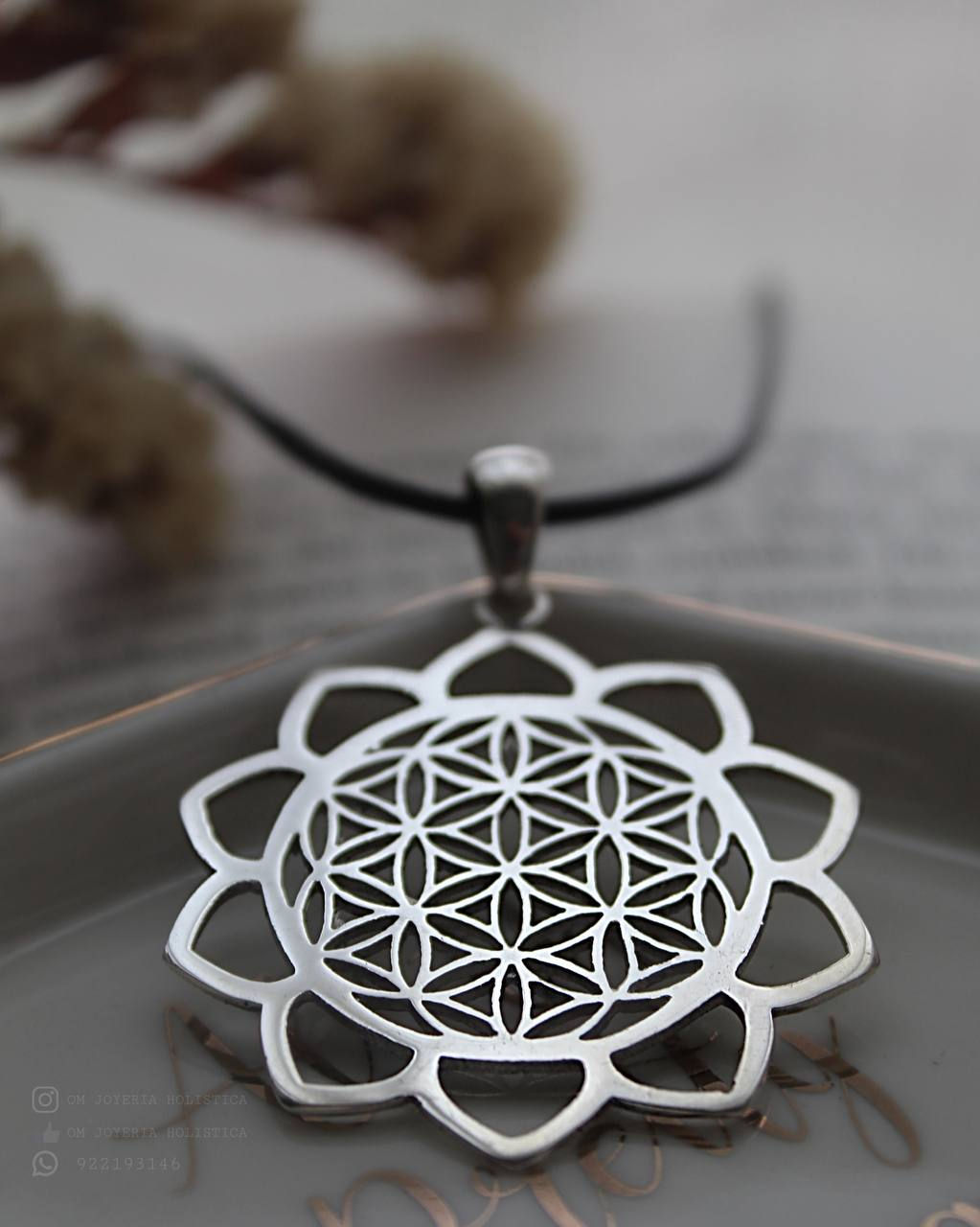 Dije Flor de Vida mandala