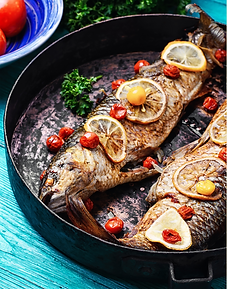 Image d'assiette de poissons gourmet de notre restaurant à Canet en Roussillon, offrant une expérience culinaire de qualité avec des produits de la mer frais.