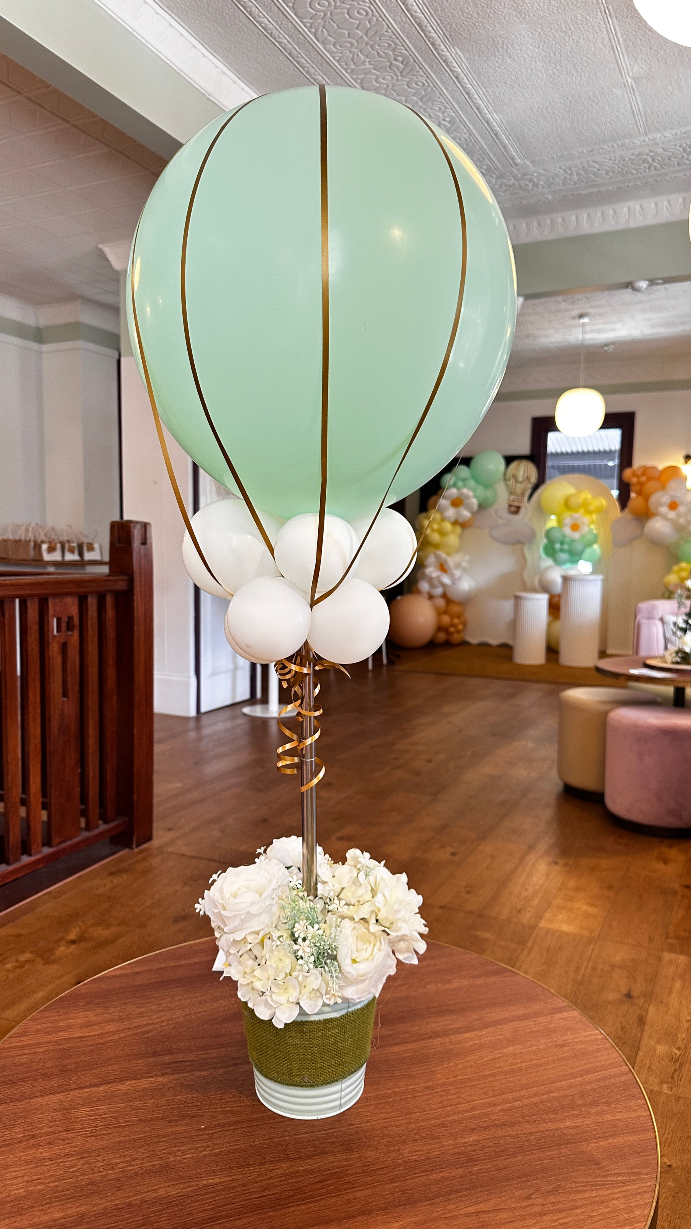 Balloon centrepiece
