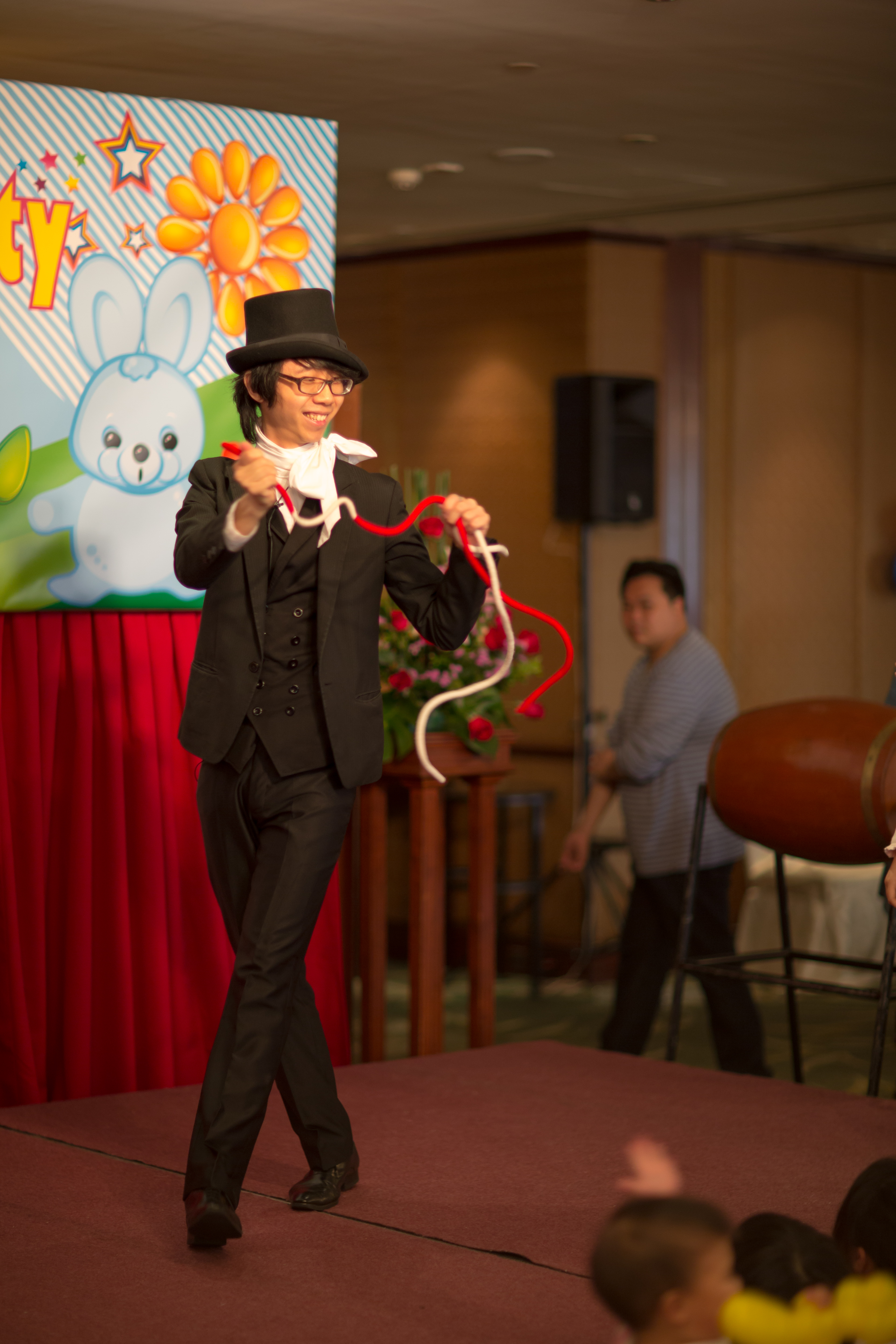 Magician Scarlet Stage Magic 115