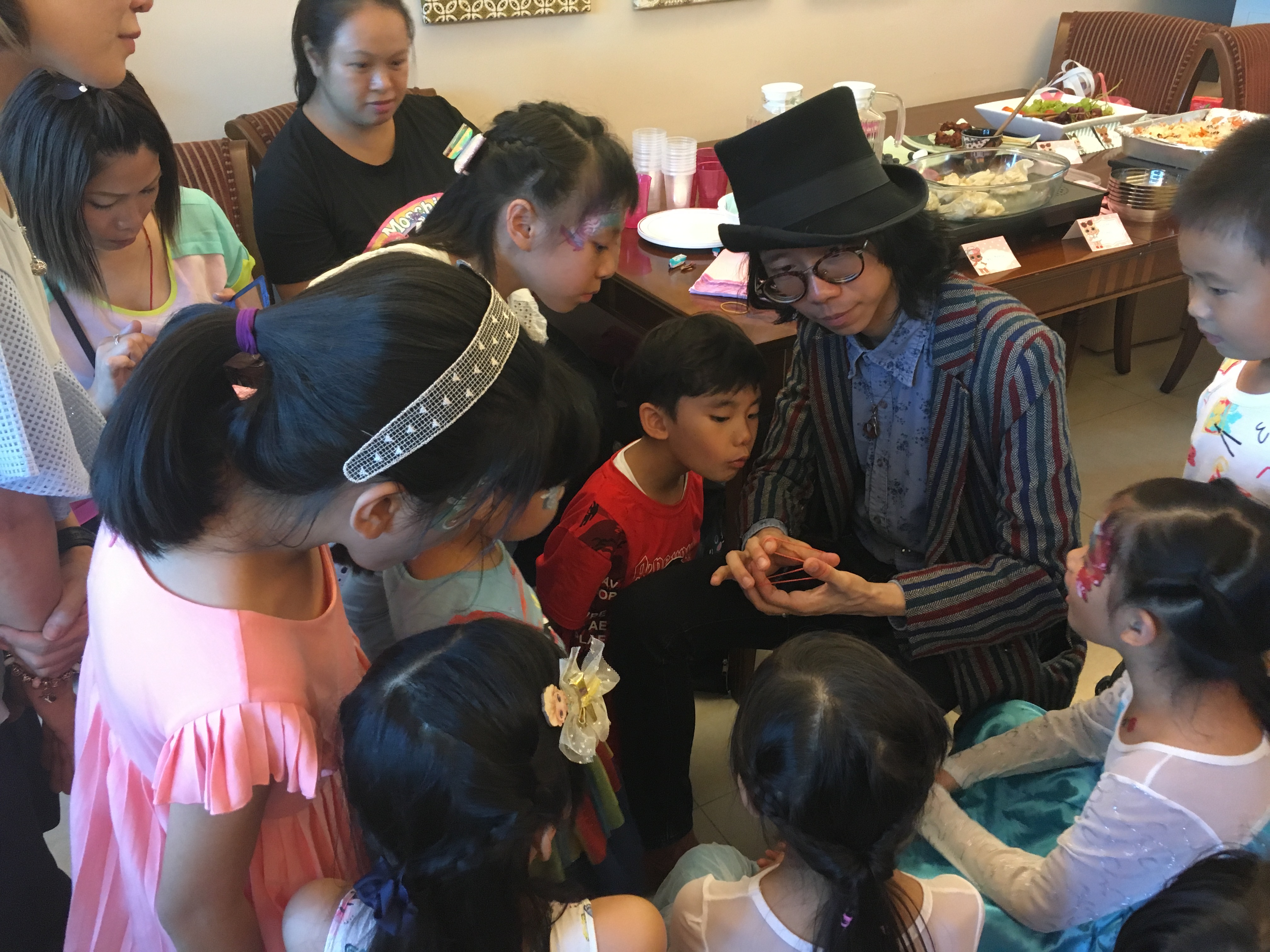 Magician Close-up Magic Hong Kong 23
