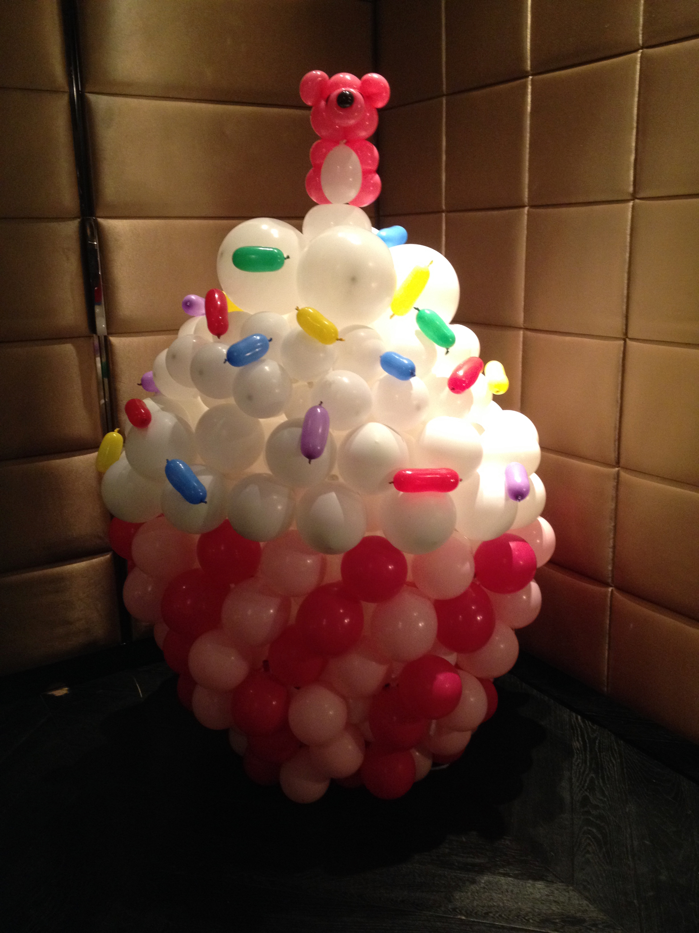 Magician Scarlet Balloon Decor 042