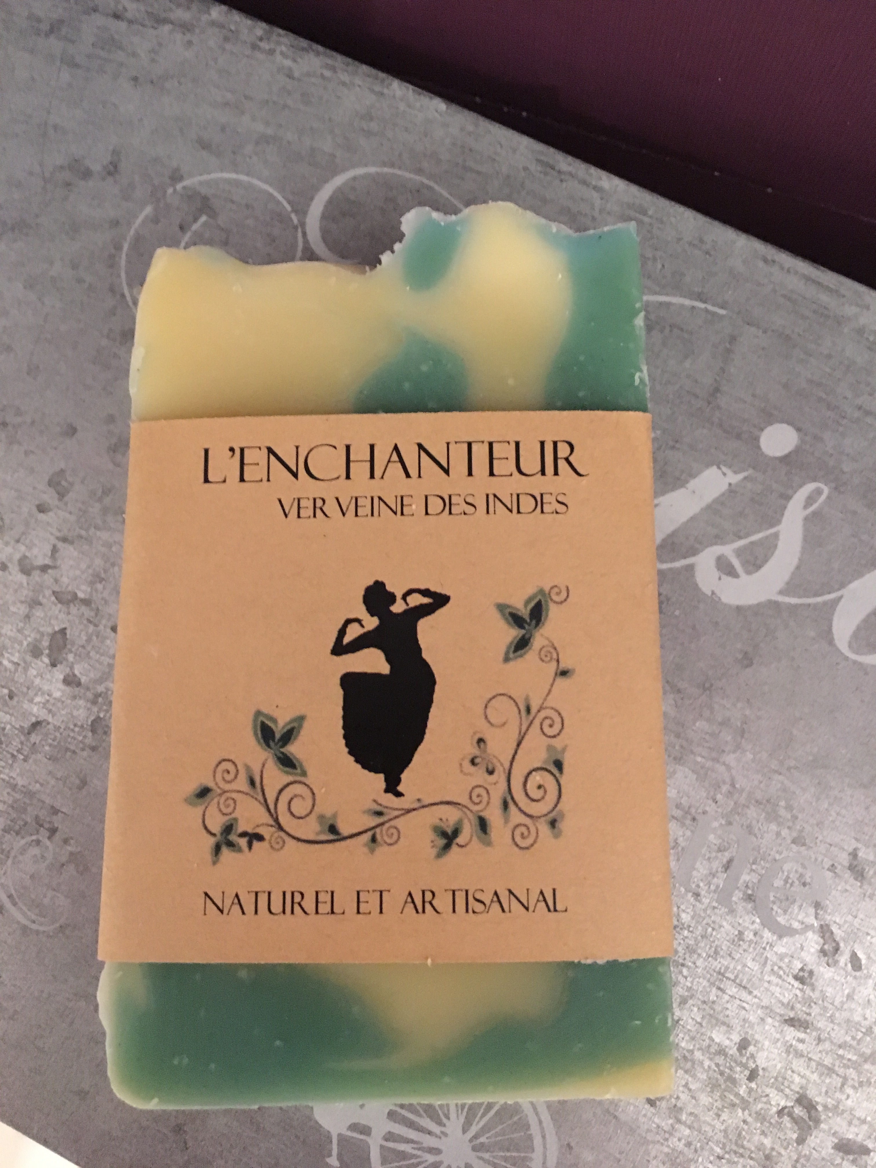 Savon artisanal "L'enchanteur"
