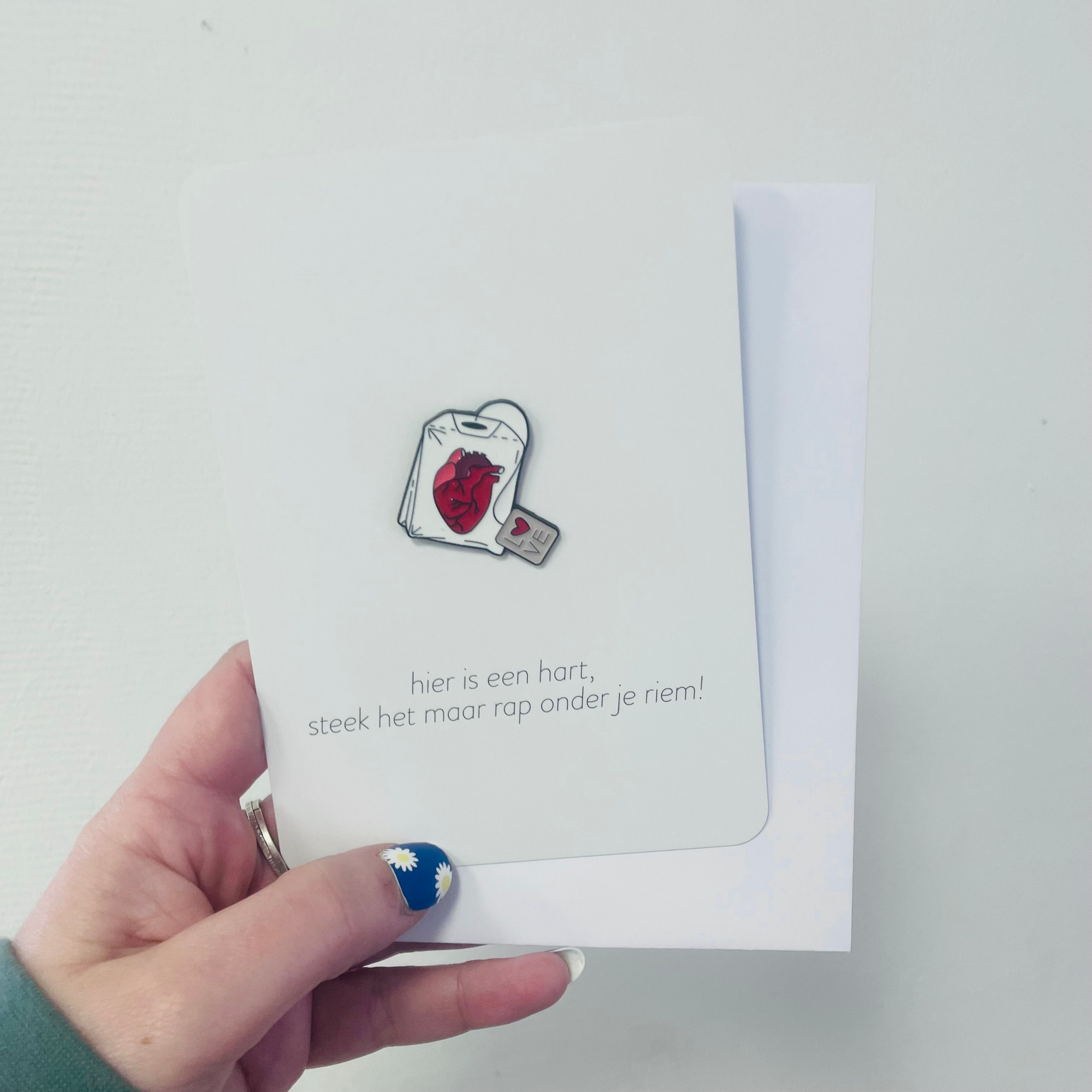 kaart met pin 'hart' - theezakje