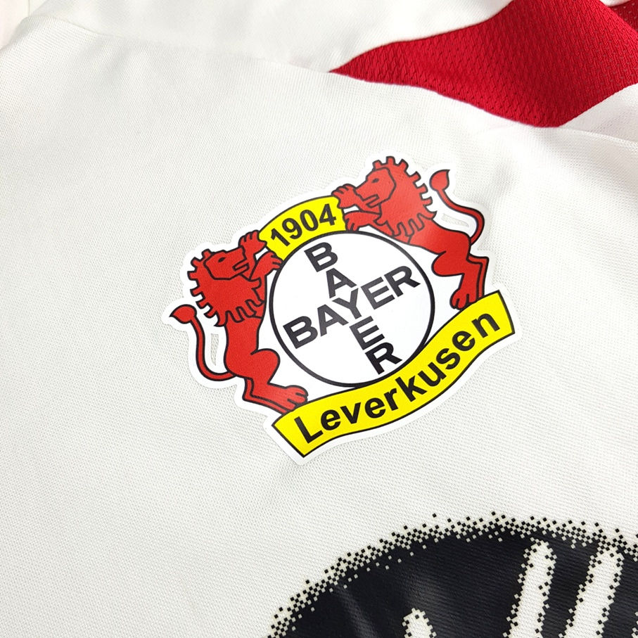 Miniatura: Bayer Leverkusen 2004 Away De Jogo #4 Juan