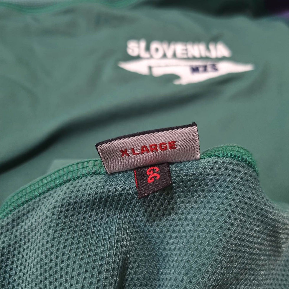 Miniatura: Eslovenia 2005 Away