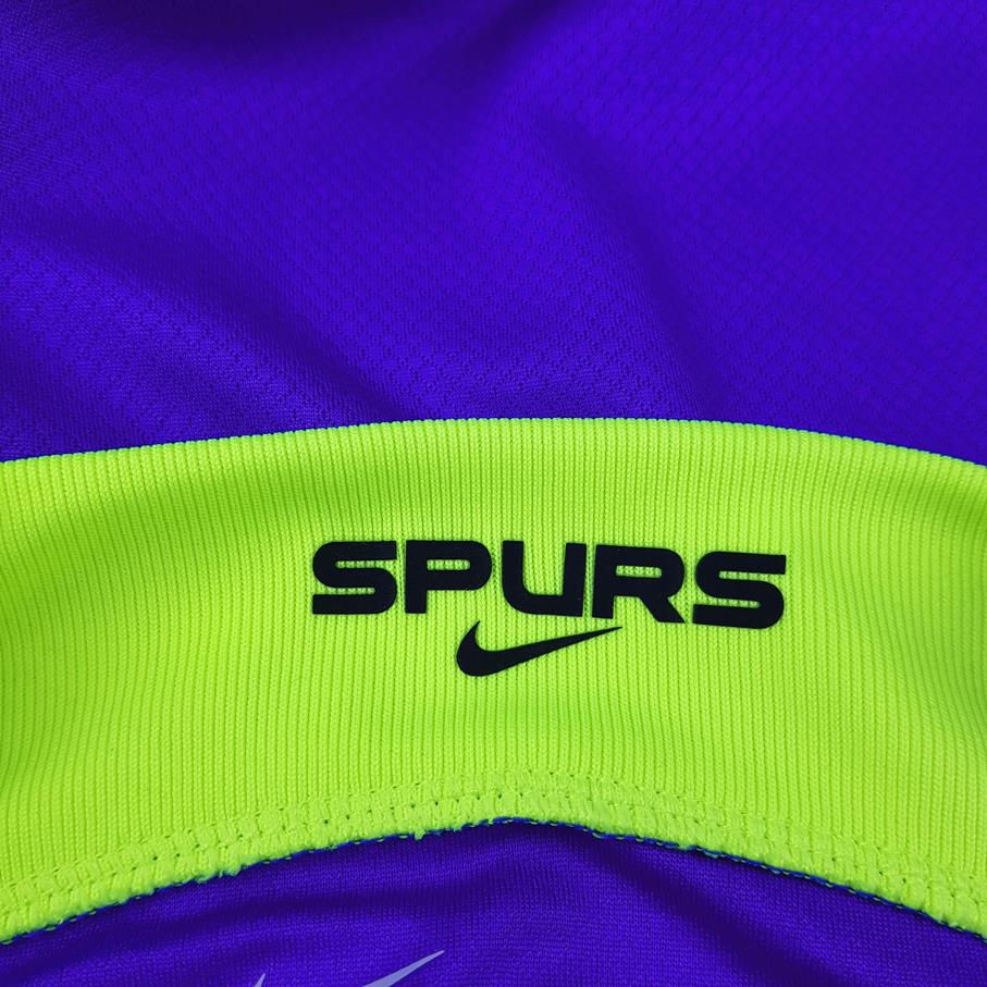 Miniatura: Tottenham 2022 Away