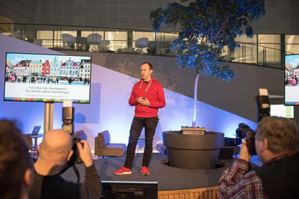 Finestbay monthly update - Peter on stage